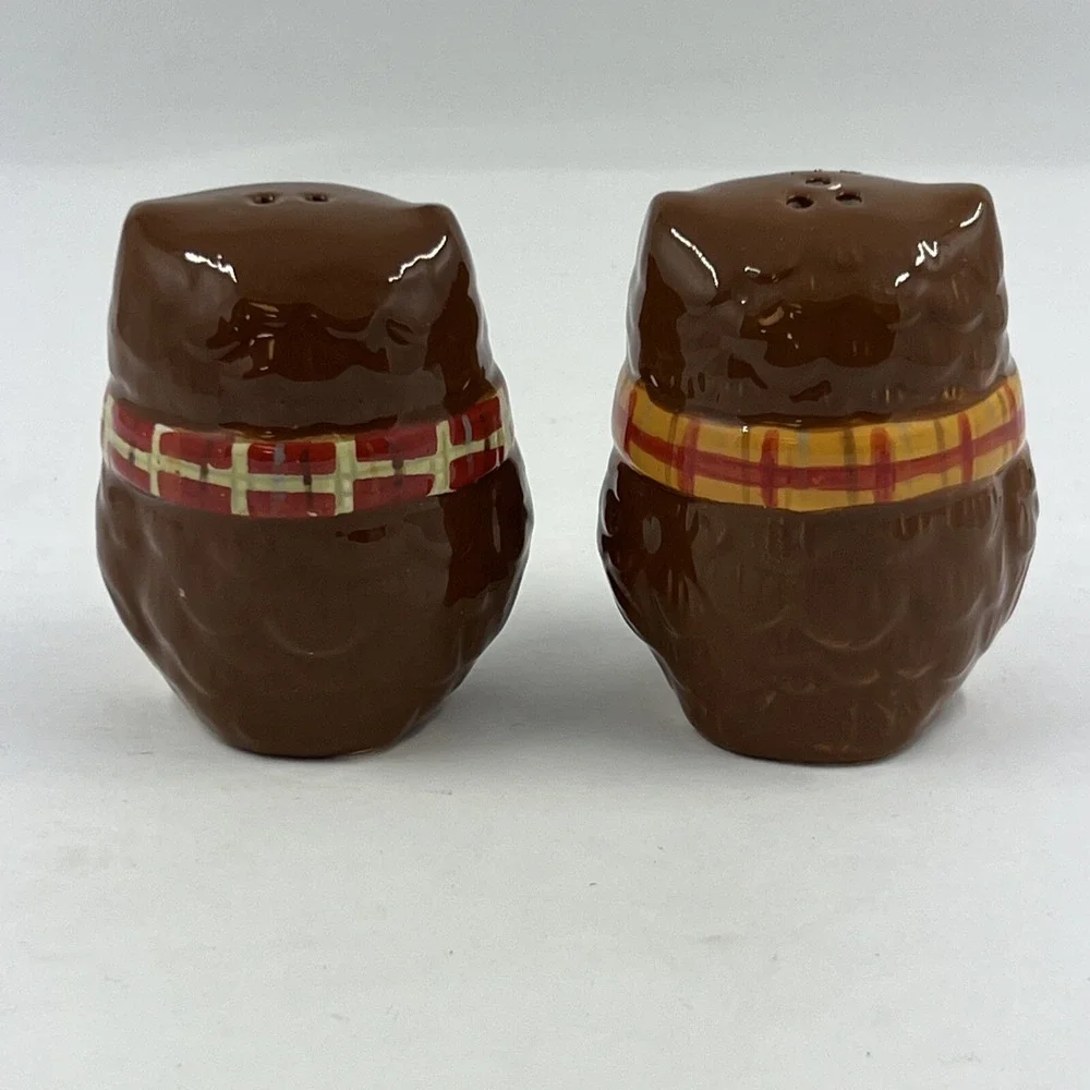 Pier 1 One Owl Design‎ Salt Pepper Shakers Winter Scarves Brown 3